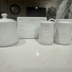 Daisy White Ceramic Piece from Daisy Collection